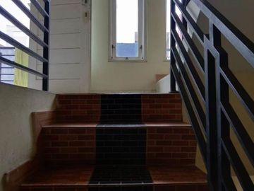 Dijual Kos-kosan Komersil 3 lantai di Kawasan Perkantoran Benhill, Jakarta Pusat