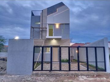 Rumah Di Jagakarsa, Baru, 2Lt, Cluster Baru Srengseng Sawah