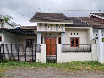 TURUN HARGA RUMAH CANTIK SIAP HUNI DI KALASAN JOGJA