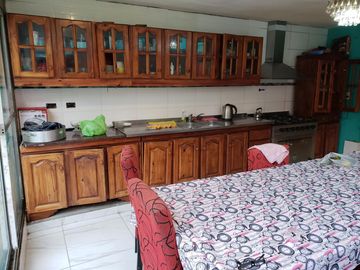 Casa 5 Amb. - Gran Lote - Garage - Fondo - Quincho - V.Urquiza