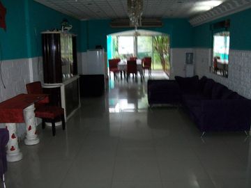 Casa 5 Amb. - Gran Lote - Garage - Fondo - Quincho - V.Urquiza