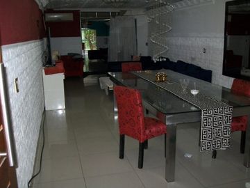 Casa 5 Amb. - Gran Lote - Garage - Fondo - Quincho - V.Urquiza