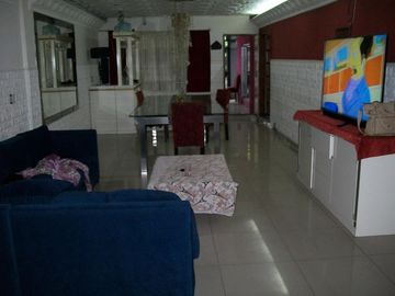 Casa 5 Amb. - Gran Lote - Garage - Fondo - Quincho - V.Urquiza