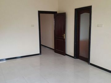 Rumah Taman Mutiara Pakuwon City, Strategis, Hadap Selatan