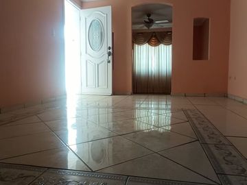 Casa en VENTA de 4 Recamaras una en la Planta Baja, en Los Portales, Sector Palmito, Barrancos, Pemex