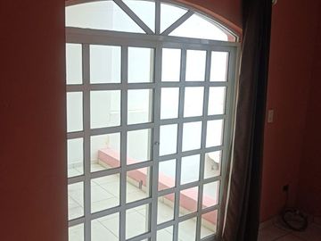 Casa en VENTA de 4 Recamaras una en la Planta Baja, en Los Portales, Sector Palmito, Barrancos, Pemex