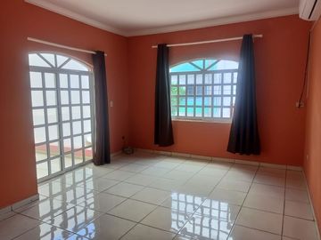 Casa en VENTA de 4 Recamaras una en la Planta Baja, en Los Portales, Sector Palmito, Barrancos, Pemex