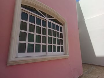 Casa en VENTA de 4 Recamaras una en la Planta Baja, en Los Portales, Sector Palmito, Barrancos, Pemex