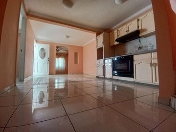 Casa en VENTA de 4 Recamaras una en la Planta Baja, en Los Portales, Sector Palmito, Barrancos, Pemex