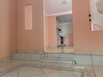 Casa en VENTA de 4 Recamaras una en la Planta Baja, en Los Portales, Sector Palmito, Barrancos, Pemex