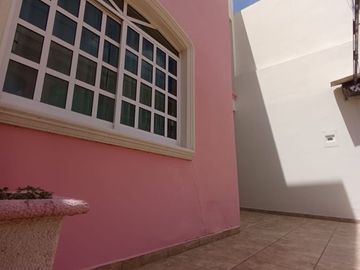Casa en VENTA de 4 Recamaras una en la Planta Baja, en Los Portales, Sector Palmito, Barrancos, Pemex