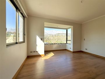 Casa en venta de 6 dorm. en Las Condes