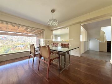 Casa en venta de 6 dorm. en Las Condes