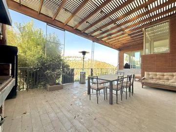 Casa en venta de 6 dorm. en Las Condes