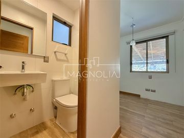 Casa en venta de 6 dorm. en Las Condes