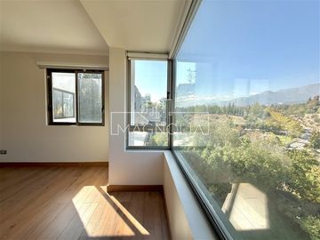 Casa en venta de 6 dorm. en Las Condes