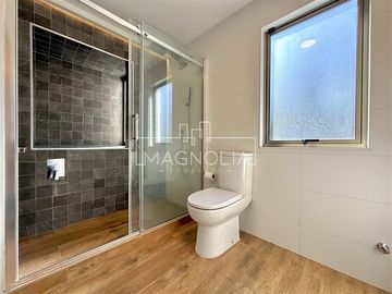 Casa en venta de 6 dorm. en Las Condes