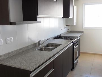 BELGRANO 1350 SEMIPISO DE 2 AMBIENTES CON COCHERA A ESTRENAR.
