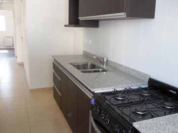 BELGRANO 1350 SEMIPISO DE 2 AMBIENTES CON COCHERA A ESTRENAR.