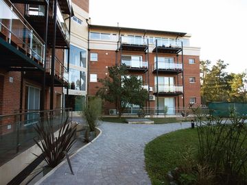 Hermoso e impecable departamento en condominio 