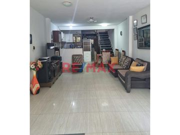 🏡 ¡OPORTUNIDAD ÚNICA EN FLORENCIA DE MORA! 🏡

📍 Ubicación Privilegiada: José De La Torre Ugarte 1169, Florencia de Mora 13002, Perú

✨ Característ