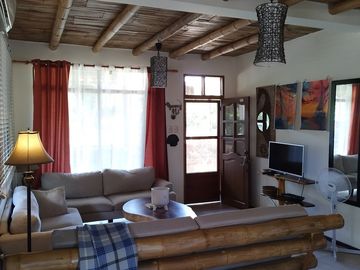 Valles de OLON: Se Vende Casa Cerca del Mar en Olón