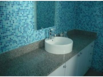 Venta Casa Amplia Zona Comercial  Duplex 2 Plantas Patio  500 Mts
