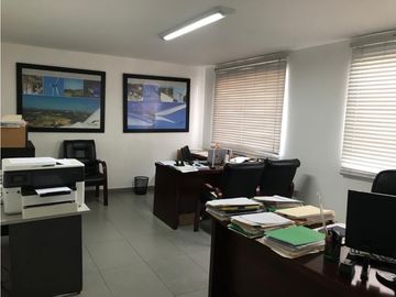 Venta Casa Amplia Zona Comercial  Duplex 2 Plantas Patio  500 Mts