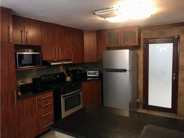 Venta Casa Amplia Zona Comercial  Duplex 2 Plantas Patio  500 Mts