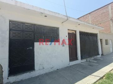 ✨¡Oportunidad única en La Victoria, Chiclayo!✨

CASA EN VENTA COMO  TERRENO 
Terreno Amplio para Desarrollo Multifamiliar, Residencial y Comercial