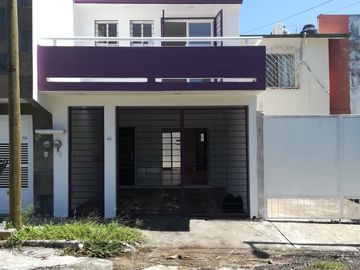 Casa de 2 recámaras ampliada y remodelada en Coyol Fovissste