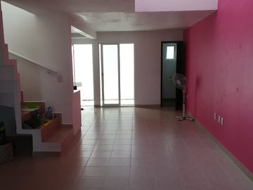 Casa de 2 recámaras ampliada y remodelada en Coyol Fovissste
