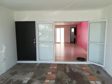 Casa de 2 recámaras ampliada y remodelada en Coyol Fovissste