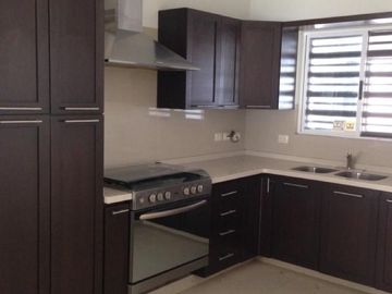 Casa en Venta en Cumbres Elite