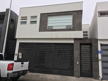 Casa en Venta en Cumbres Elite