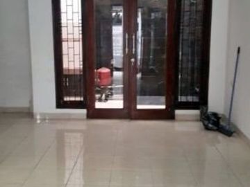 Rumah Nyaman di Cisaranten, dekat Arcamanik dan Antapani