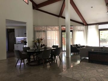 Rumah dengan Kolam Renang di Gandul Cinere harga Murah dekat Tol Desari