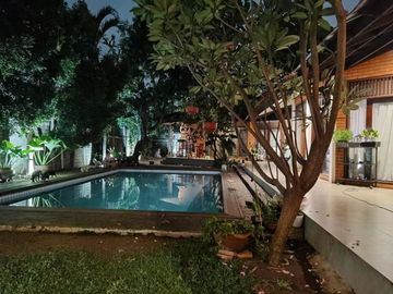 Rumah dengan Kolam Renang di Gandul Cinere harga Murah dekat Tol Desari