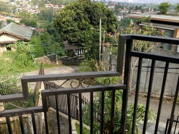 Rumah view lembah