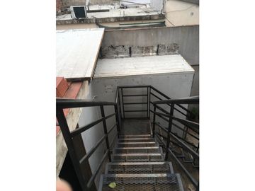 Espectacular casa multifamiliar-Lote propio 8,66x20 Mts.3 casas en 2 plantas-entrada independiente