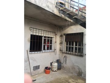 Espectacular casa multifamiliar-Lote propio 8,66x20 Mts.3 casas en 2 plantas-entrada independiente