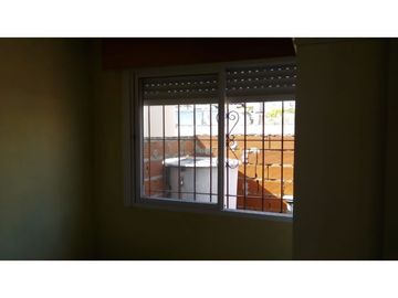 Espectacular casa multifamiliar-Lote propio 8,66x20 Mts.3 casas en 2 plantas-entrada independiente