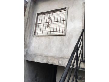 Espectacular casa multifamiliar-Lote propio 8,66x20 Mts.3 casas en 2 plantas-entrada independiente