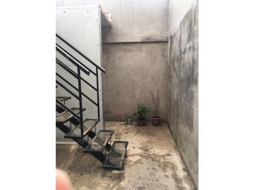 Espectacular casa multifamiliar-Lote propio 8,66x20 Mts.3 casas en 2 plantas-entrada independiente