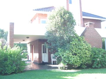 VENTA CHALET EN COUNTRY LAS LAJAS GRAL RODRIGUEZ