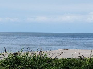 Se Vende Terreno para Construcción Frente al Mar en Vía Playas Posorja