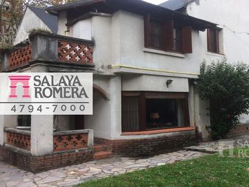 Casa a actualizar -  Excelente zona -OPORTUNIDAD