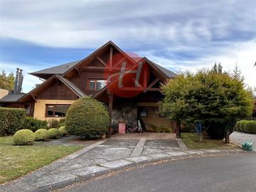 Casa en venta de 5 dorm. en Temuco