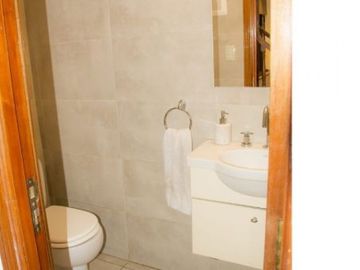 DUPLEX DE 4 AMBIENTES CON GARAGE DOBLE. Duplex en Venta.