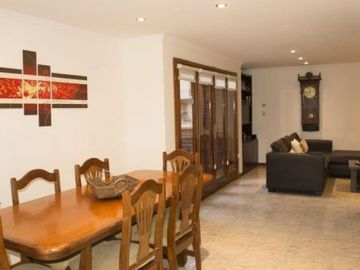 DUPLEX DE 4 AMBIENTES CON GARAGE DOBLE. Duplex en Venta.